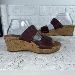 Vionic Pepper Wedge Sandals size 8